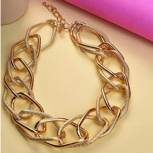 SOHI Gold Metallic Chainlink Necklace Chunky Large Chain link Gold tone macys - Picture 9 of 10